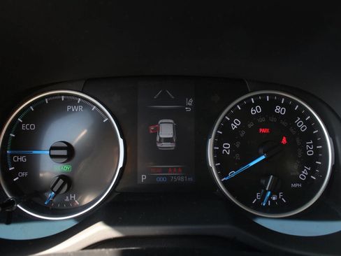 Used 2021 Toyota RAV4 LE AWD/4WD image 26