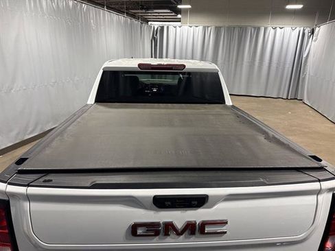 Certified 2022 GMC Sierra 1500 SLE image 6