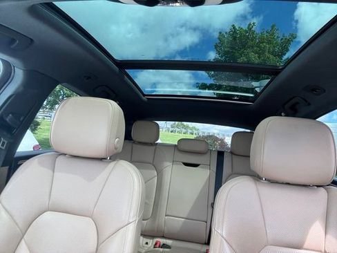 Used 2021 Porsche Macan AWD/4WD image 18