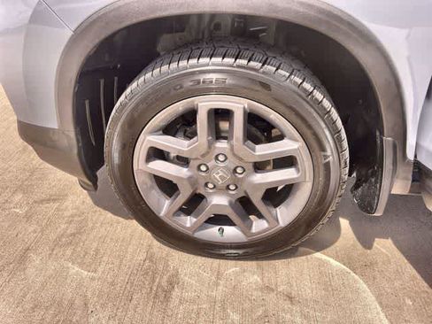 Used 2023 Honda Passport EX-L image 9
