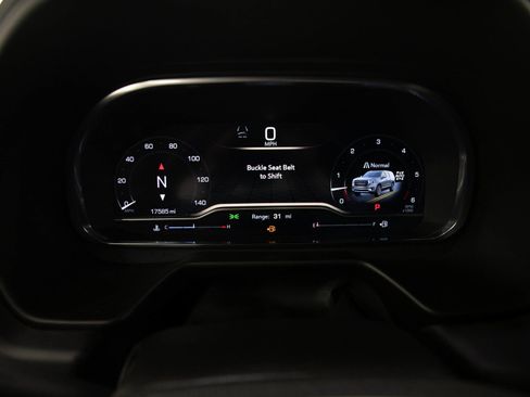 Used 2024 GMC Yukon SLT w/ SLT Luxury Package AWD/4WD image 25