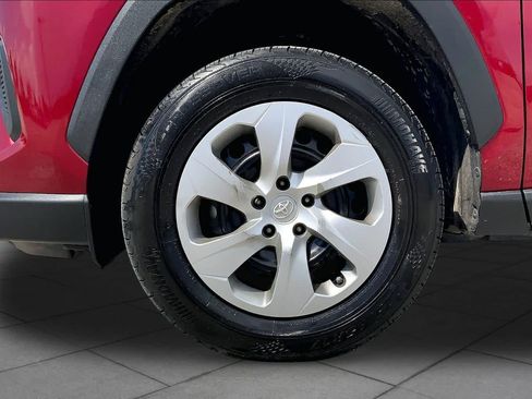 Used 2021 Toyota RAV4 LE FWD image 11