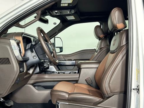 Used 2025 Ford F450 King Ranch w/ Chrome Package image 36