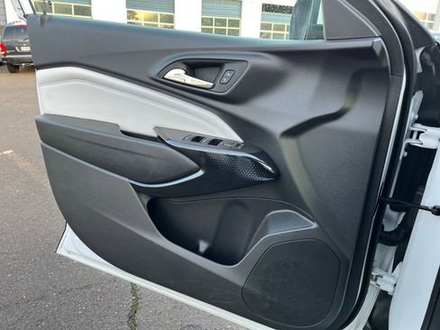 Used 2025 Chevrolet Trax LT image 20