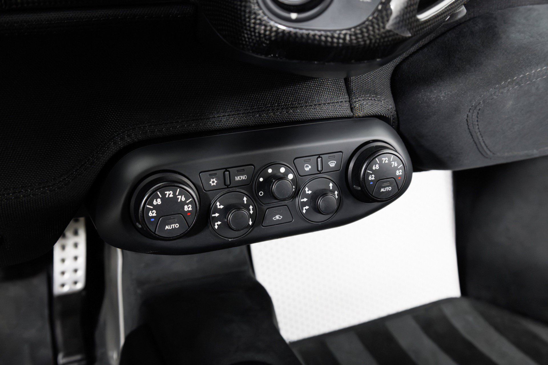 Used 2015 Ferrari 458 Speciale Coupe RWD image 25