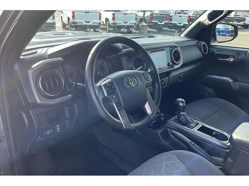 Used 2016 Toyota Tacoma SR5 image 16