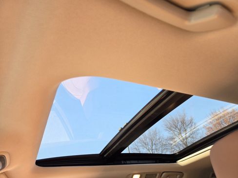 Used 2023 INFINITI QX60 Sensory w/ Vision Package image 17