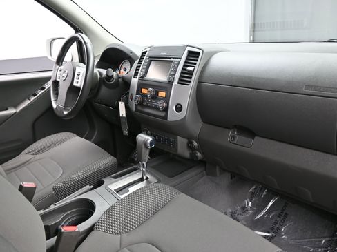 Used 2019 Nissan Frontier PRO-4X image 15