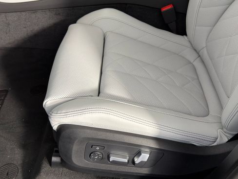 Used 2026 BMW X5 sDrive40i RWD image 11