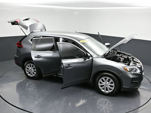 Used 2018 Nissan Rogue S image 31