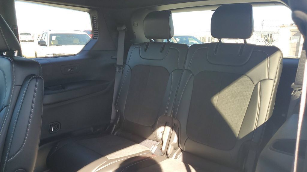 Used 2025 Jeep Grand Cherokee L Altitude AWD/4WD image 17