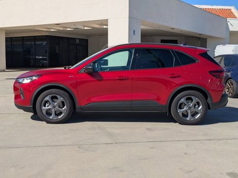 Certified 2025 Ford Escape ST-Line image 9