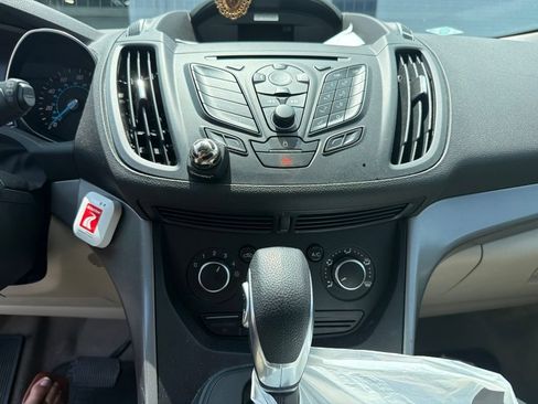 Used 2016 Ford Escape SE FWD image 16