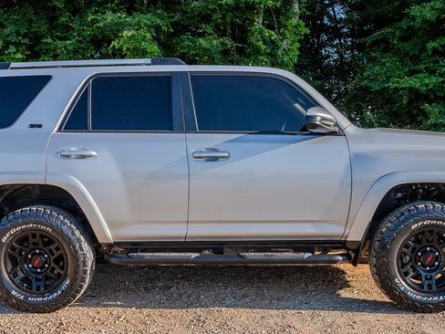Used 2021 Toyota 4Runner SR5 RWD image 6