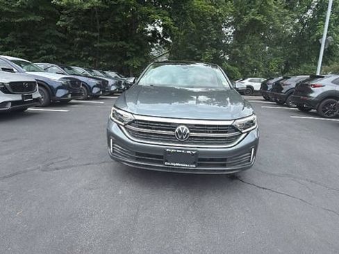 Used 2022 Volkswagen Jetta SEL FWD image 2