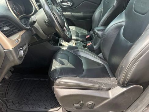 Used 2016 Jeep Cherokee Limited FWD image 10