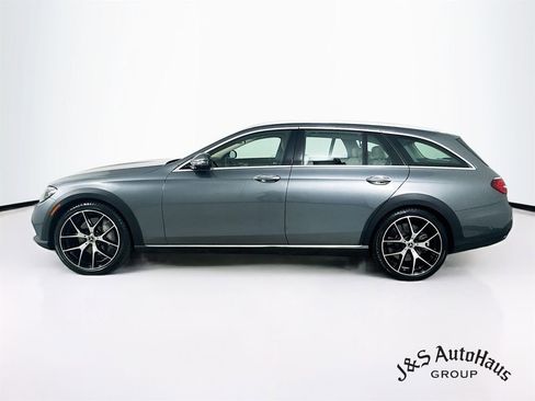 Used 2022 Mercedes-Benz E 450 4MATIC All-Terrain Wagon image 4