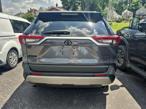 Used 2022 Toyota RAV4 Limited AWD/4WD image 6