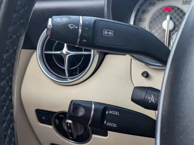 Used 2016 Mercedes-Benz SLK 300 image 12