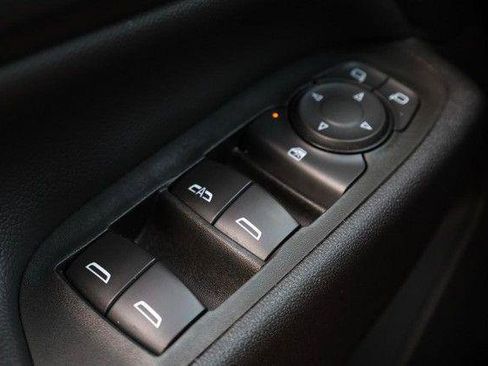 Used 2021 Chevrolet Equinox LT FWD image 17