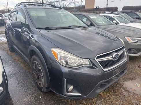 Used 2017 Subaru Crosstrek 2.0i Premium w/ Moonroof Package image 1