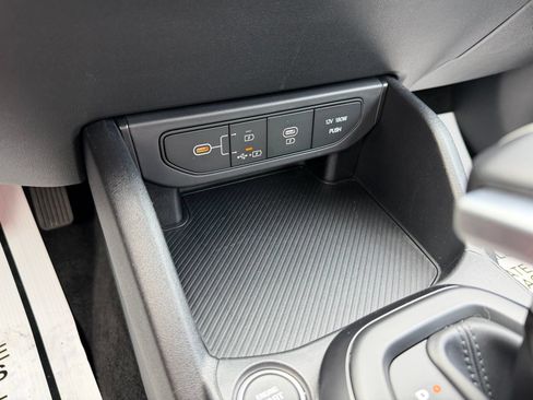 Used 2025 Kia K4 FWD image 21