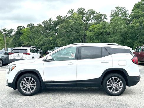 Used 2024 GMC Terrain SLT AWD/4WD image 12