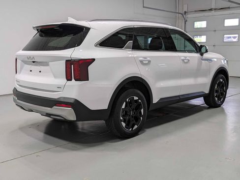 Used 2025 Kia Sorento S AWD/4WD image 8