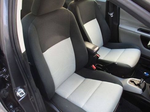 Used 2014 Toyota Prius C Two w/ Preferred Accessory Package FWD image 10