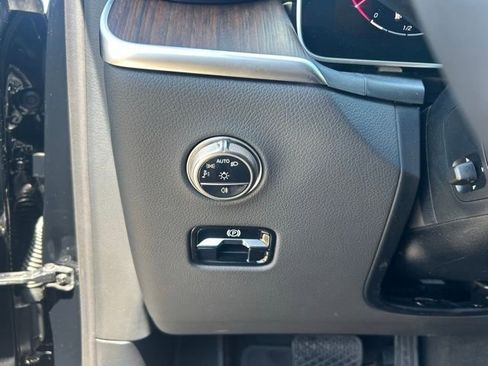 Used 2025 Mercedes-Benz GLC 300 image 22