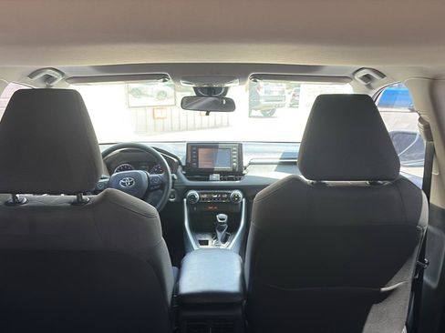 Used 2019 Toyota RAV4 XLE AWD/4WD image 8