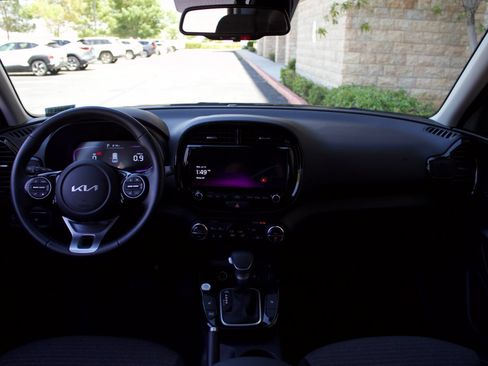 Used 2025 Kia Soul EX FWD image 17