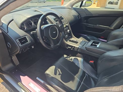 Used 2009 Aston Martin V8 Vantage Roadster RWD image 16