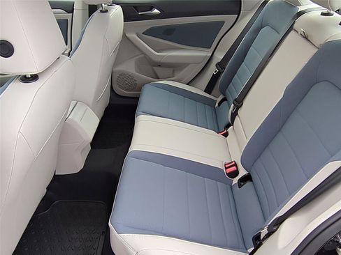 New 2026 Volkswagen Jetta SE FWD image 16