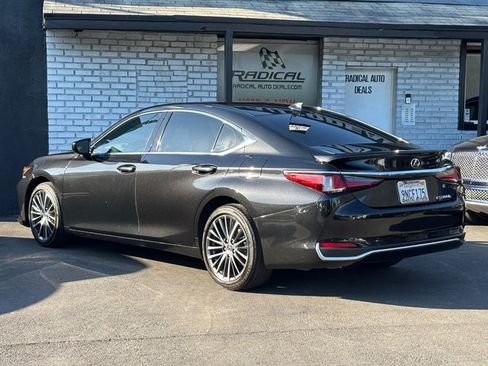 Used 2024 Lexus ES 300h w/ Premium Package FWD image 19