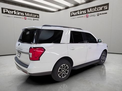 Used 2024 Ford Expedition XLT AWD/4WD image 5