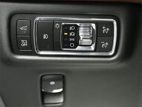 Certified 2023 Lincoln Nautilus Reserve w/ Equipment Group 202A image 11