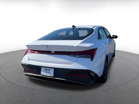 Used 2025 Hyundai Elantra SEL image 15