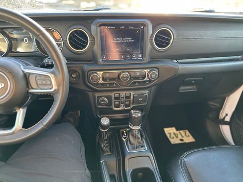 Used 2023 Jeep Wrangler Unlimited Sahara image 9