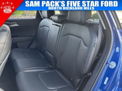 Used 2025 Kia Sportage EX w/ Premium Package image 32