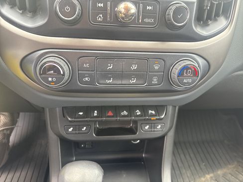 Used 2022 Chevrolet Colorado Z71 image 25