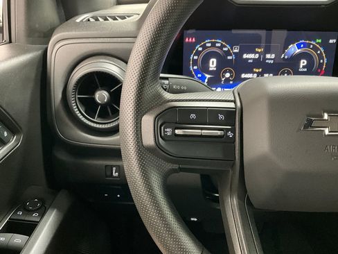 Used 2024 Chevrolet Colorado Trail Boss w/ Technology Package AWD/4WD image 19