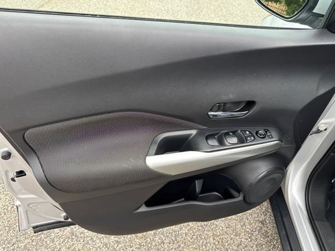 Used 2020 Nissan Kicks SV FWD image 8