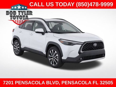 Used 2022 Toyota Corolla Cross XLE FWD image 1