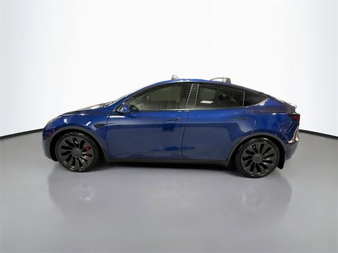 Used 2021 Tesla Model Y Performance image 10