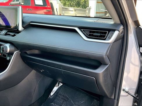 Used 2024 Toyota RAV4 XLE FWD image 28