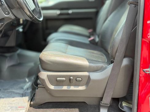Used 2011 Ford F250 Lariat w/ Lariat Interior Pkg AWD/4WD image 8