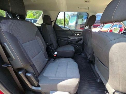 Used 2019 Chevrolet Traverse LT FWD image 11