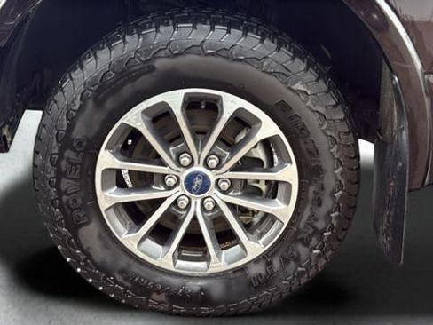 Used 2019 Ford F150 XLT w/ Equipment Group 302A Luxury AWD/4WD image 27