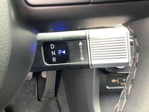 Used 2025 Hyundai Tucson Limited image 32